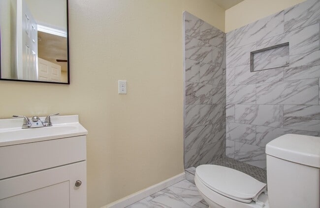 Building Photo - 6510 Cherrydale Dr