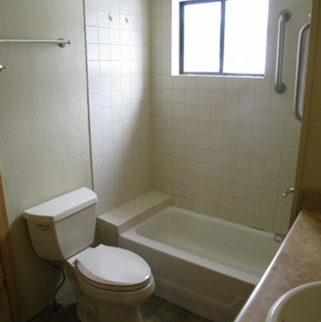 Building Photo - 3 Bedroom, 2 Bath Home in French Creek!  N...