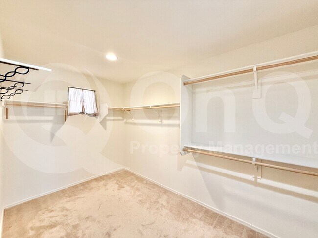 Building Photo - 218 N 109th Dr