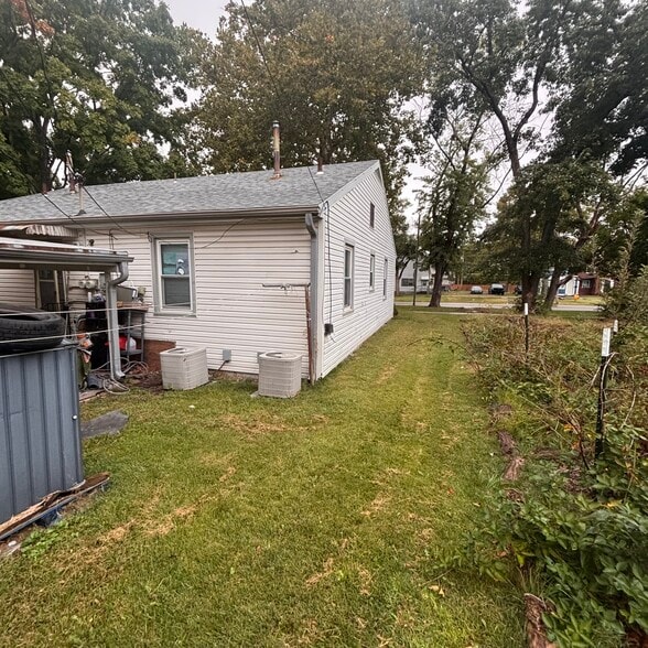 Building Photo - 923 SW 8th Ave