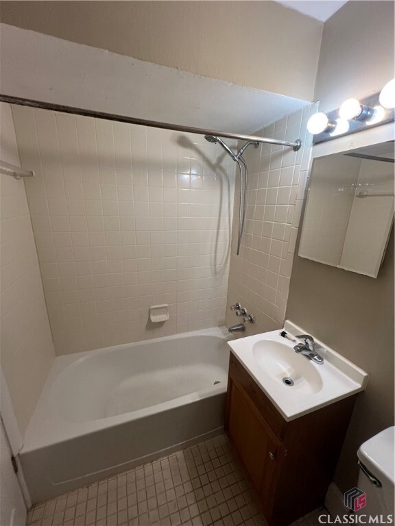 Building Photo - 129 Pineview Dr