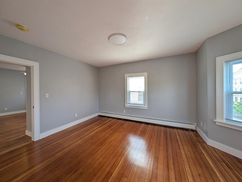 Building Photo - 356 Somerville Ave