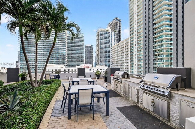 Building Photo - 60 SW 13th St