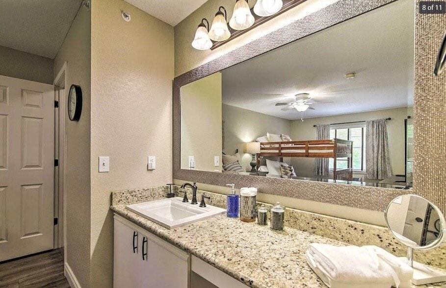Building Photo - 200 Golfview Dr