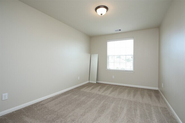 Building Photo - 20620 Lenen Dr