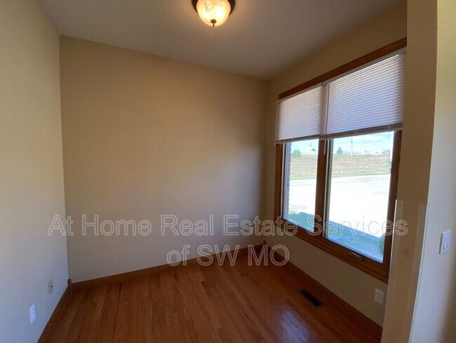 Building Photo - 5591 N 17th St