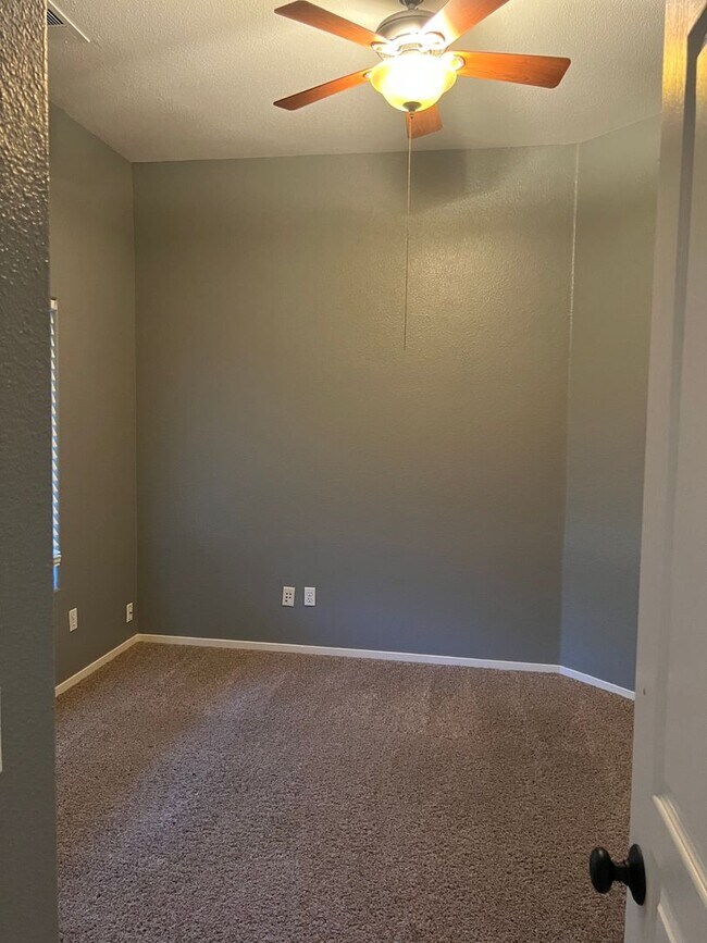 Building Photo - 3740 S Pride Ct