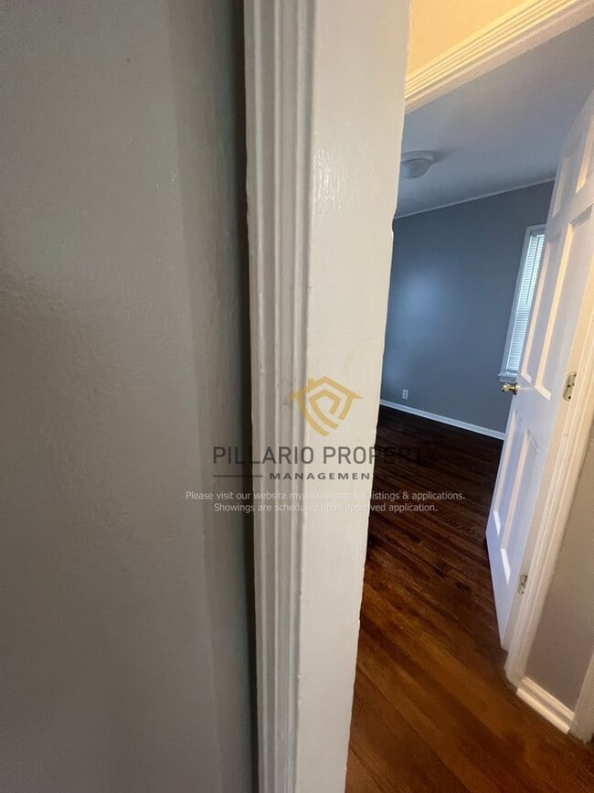Building Photo - Minutes to the Indy 500 Track, 2 Bedroom, ...