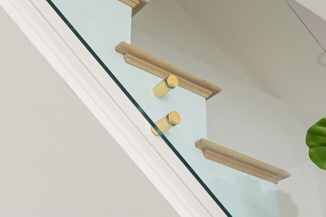 Building Photo - 100 Bennington St