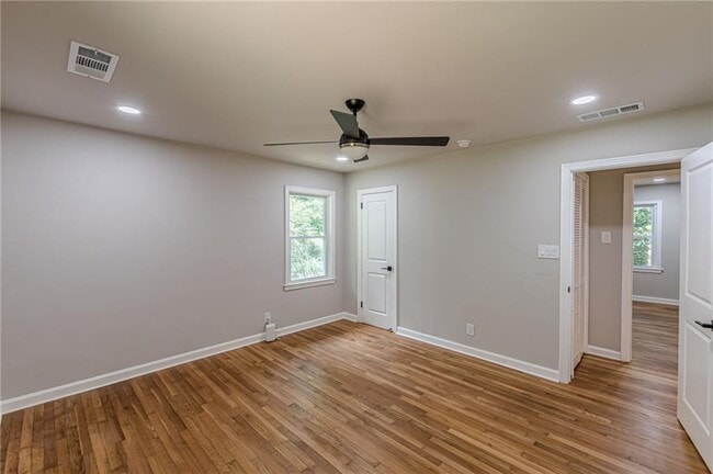Building Photo - 1624 Dodson Dr SW