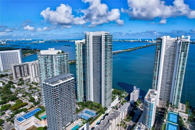 Building Photo - 480 NE 31st St