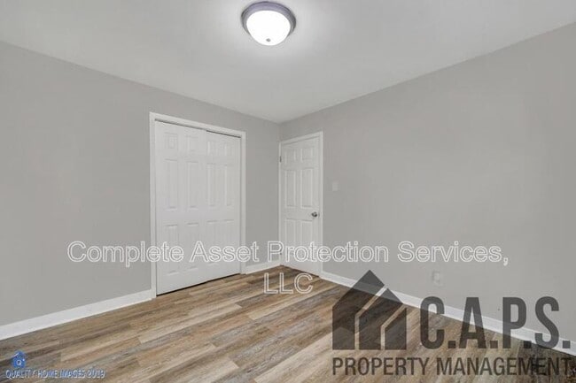 Building Photo - 7744 Bertram Ave