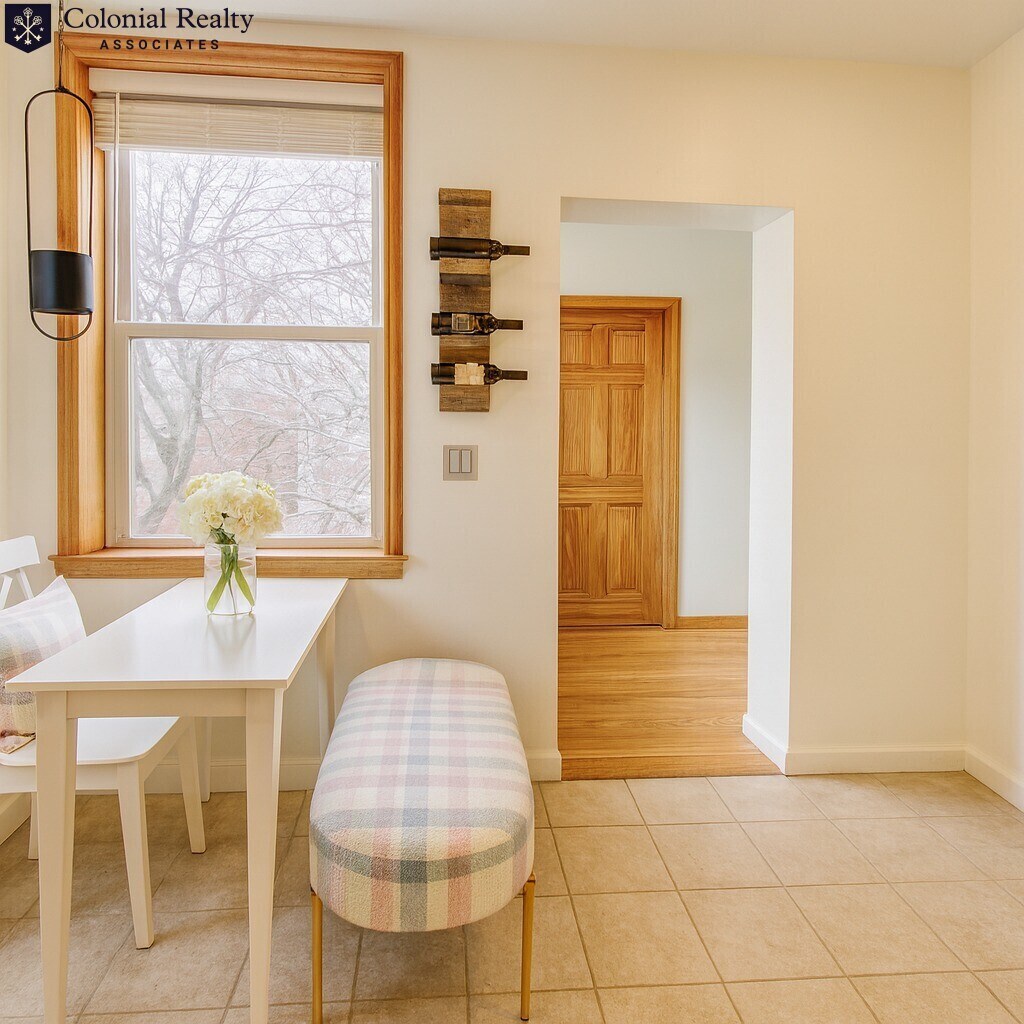 Building Photo - 25 Gibbs St