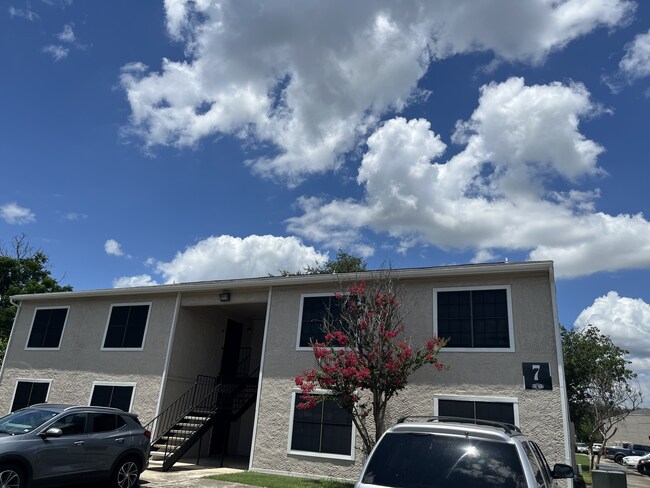 Building Photo - Ranch at 1856