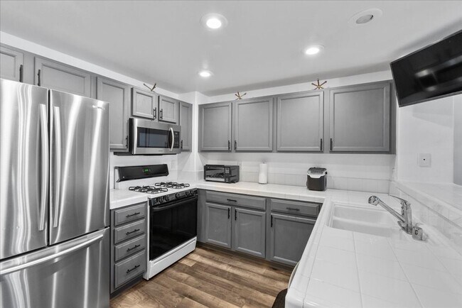 Building Photo - 10809 Garden Mist Dr