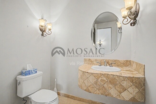 Building Photo - 14006 E Mark Ln