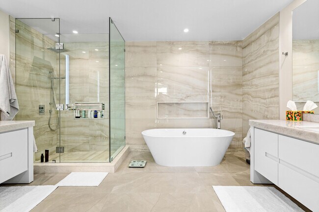 Building Photo - 220 SE Mizner Blvd