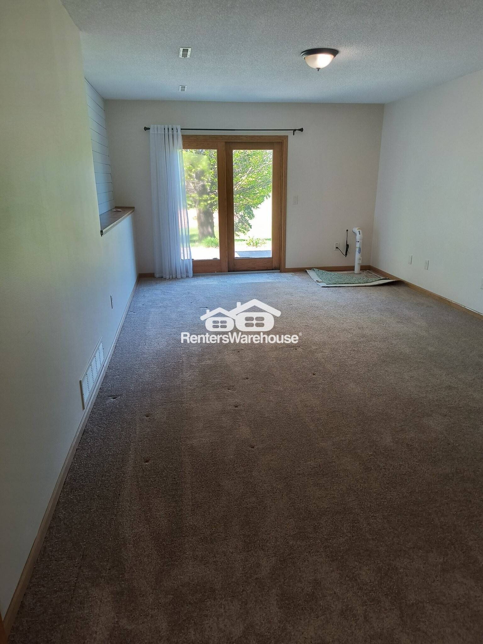 Building Photo - 950 Butte Ct