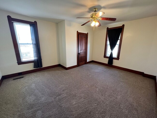 Building Photo - 1031-1033 S 11th St