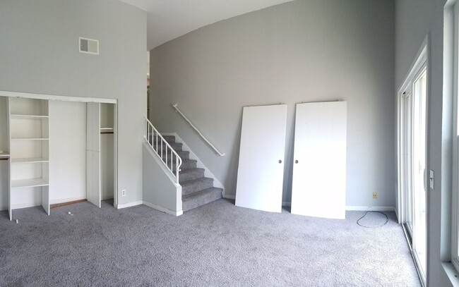 Building Photo - Spacious 3 bd/2ba 2 story Condo In San Marcos