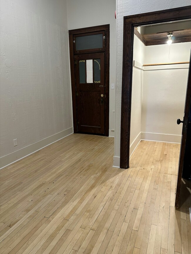 Building Photo - 617 St Joseph St