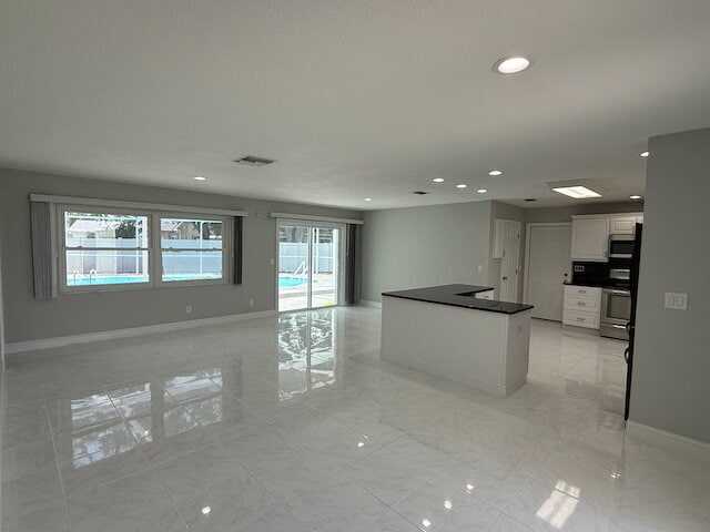 Building Photo - For Rent with Lawn and Pool Service Included!