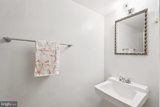 Building Photo - 5450 Lighthouse Ln