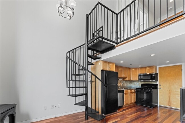 Building Photo - 108 Langton St