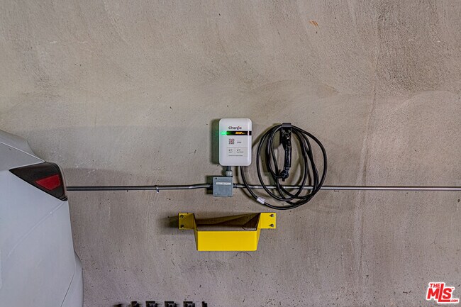 Building Photo - 1101 S Harvard Blvd