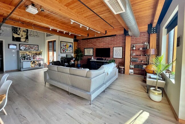 Building Photo - 2955 Inca St