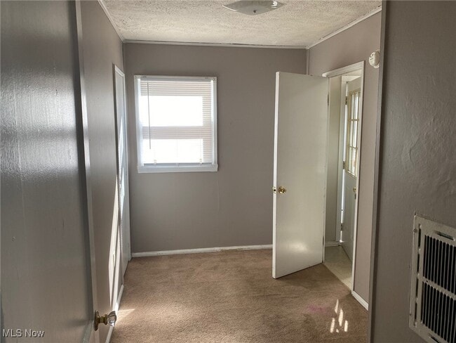 Building Photo - 1060 Park Ave NE