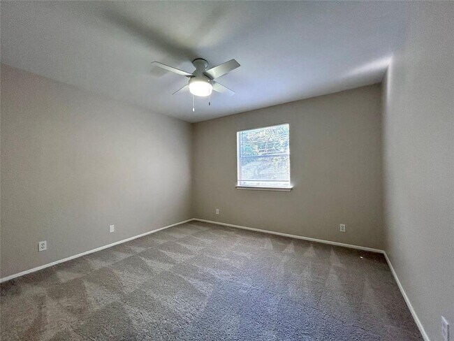 Building Photo - 1707 Waterloo Tr