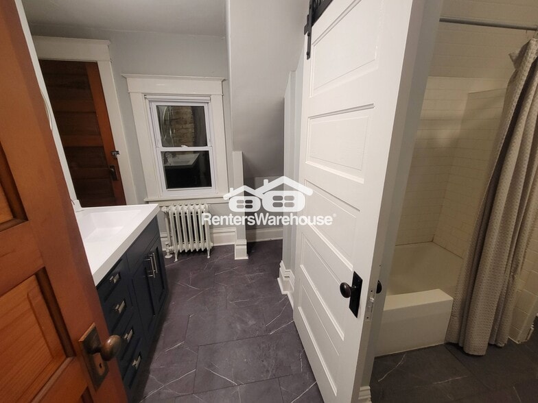 Building Photo - 314 St Olaf Ave