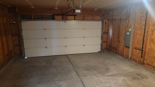 Building Photo - Great 3-bedroom Home In The Valley On Cul-...