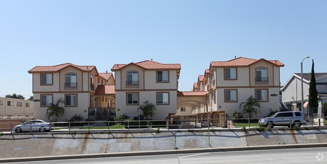 Building Photo - 4951 Rosemead Blvd