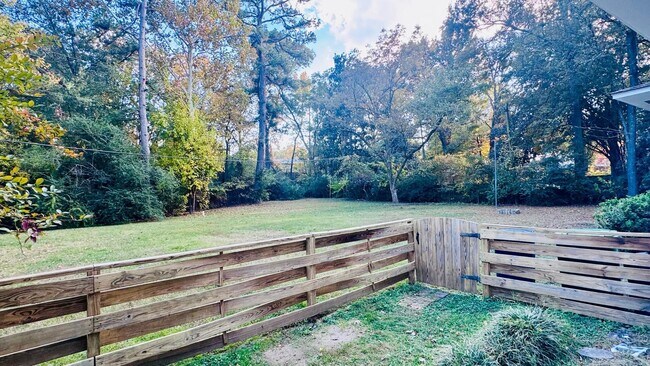 Building Photo - 7535 Parker Cir