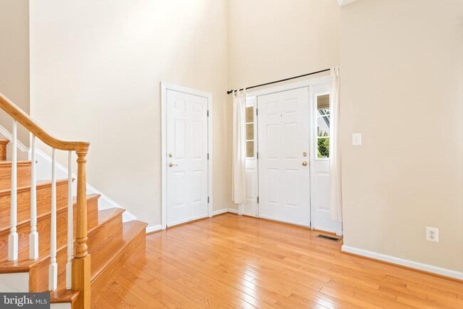Building Photo - 2202 Sarah Woods Ct