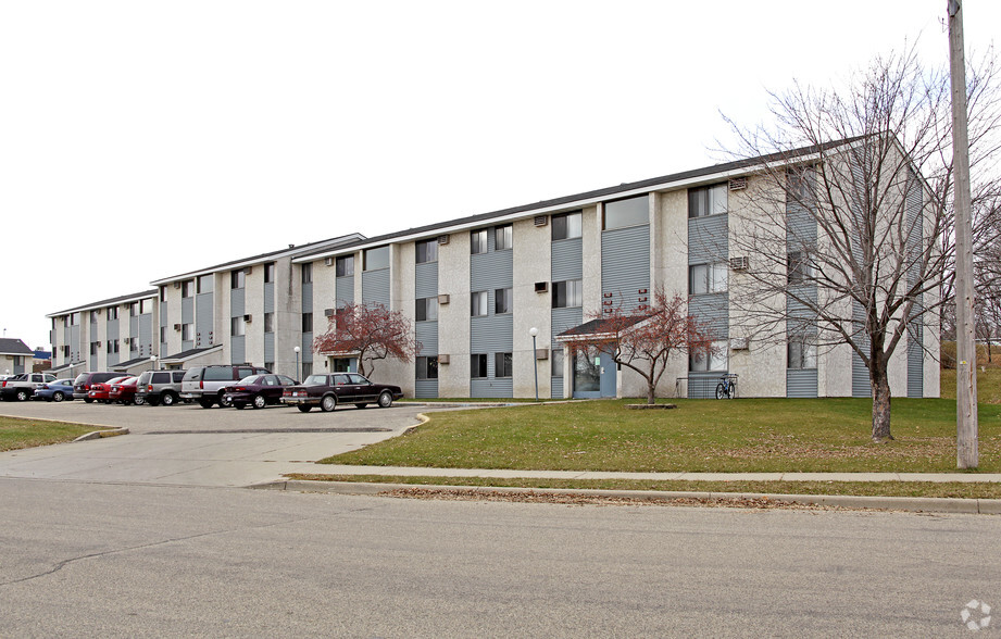 Primary Photo - Centre Square Apartments