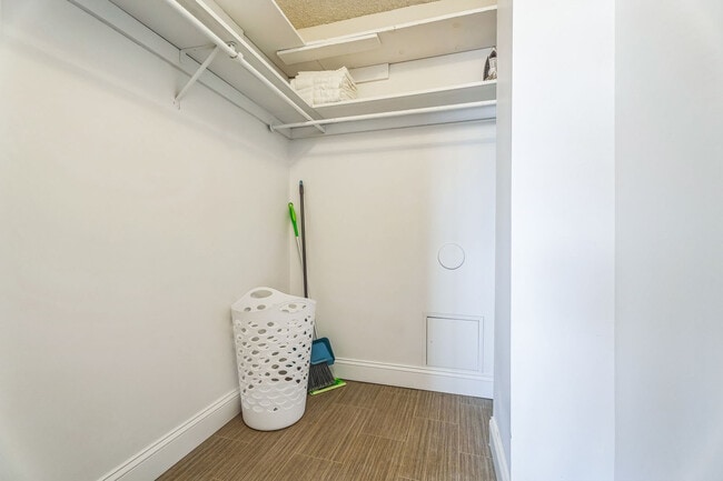 Building Photo - 1711 Bellevue Ave