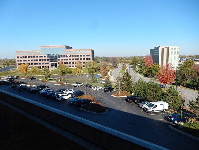 Building Photo - 850 Village Center Dr