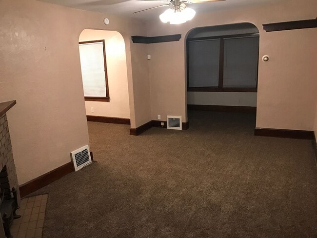 Building Photo - Updated 2 Bedroom NW Canton House for Rent
