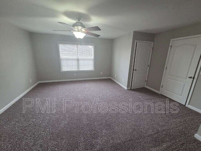 Building Photo - 617 Rambush Dr