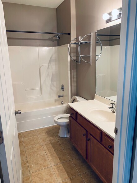 Building Photo - 1256 Duncan Gardens Dr