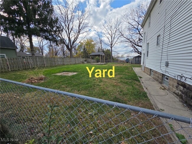 Building Photo - 3658 W 58th St