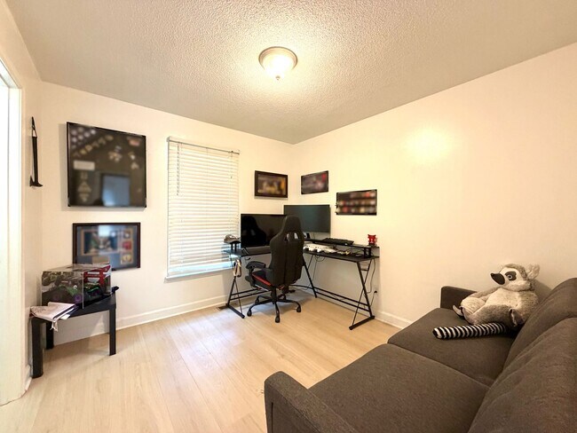 Building Photo - 783 Princeton Cir