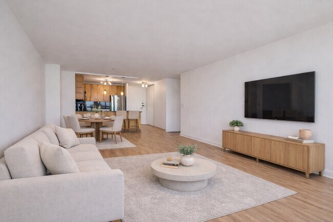 Building Photo - 1660 N La Salle Dr