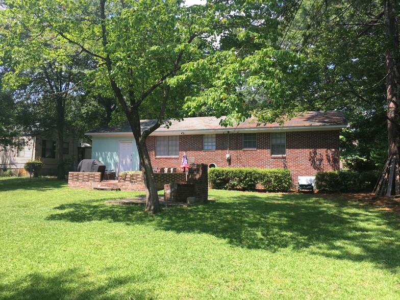 Building Photo - 2900 Holt Dr