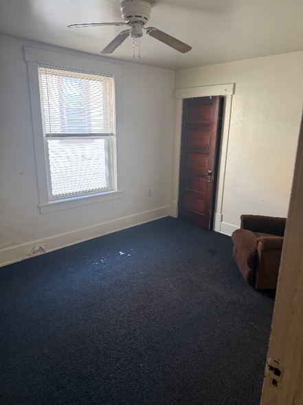 Building Photo - 292 Glenn St