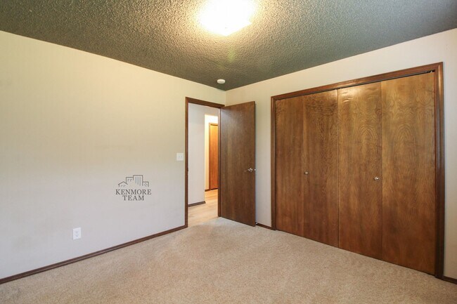 Building Photo - 3 Bed/2.5 Bath House in Pasco Near the River!