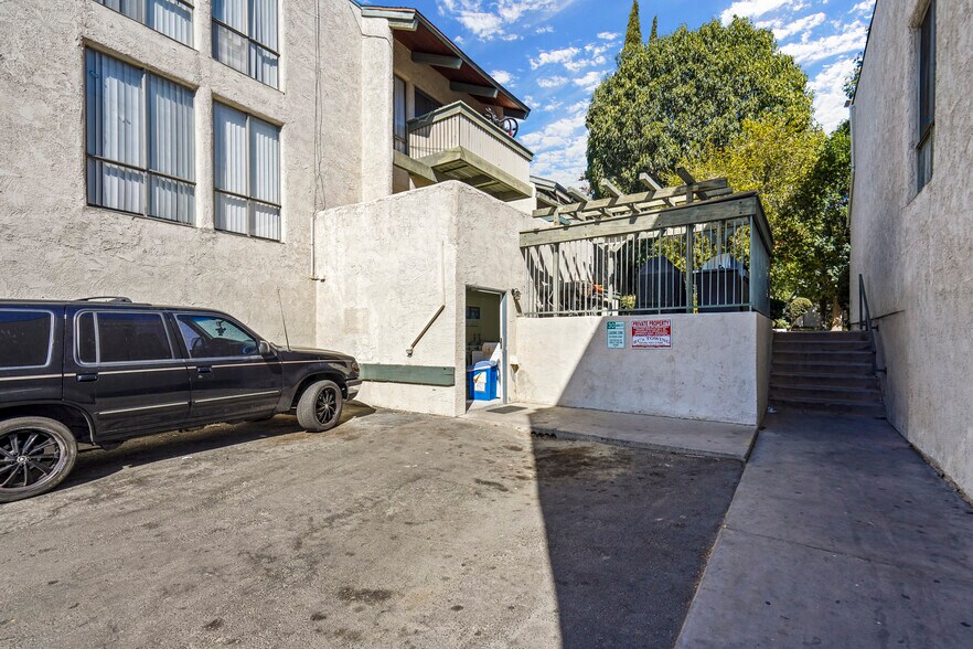 Building Photo - 8601 International Ave